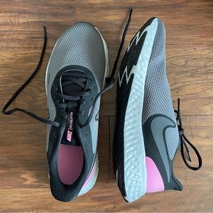 Nike Revolution 5 Gray and Pink Women’s Running Shoes Wide Width